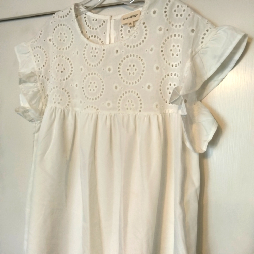 LALA FACTORY White Eyelet Ruffle Sleeve Blouse